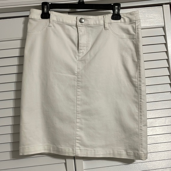Style & Company white jean skirt size 12, 55% cotton 42% polyester 3% spandex - Picture 1 of 3